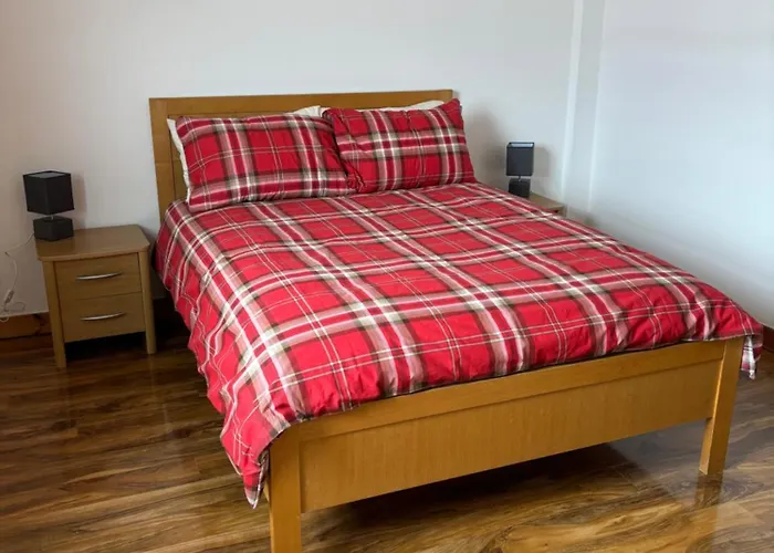 Maciver City Apartments Farraline Court