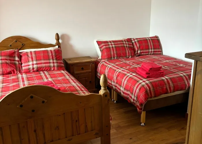 Maciver City Apartments Farraline Court